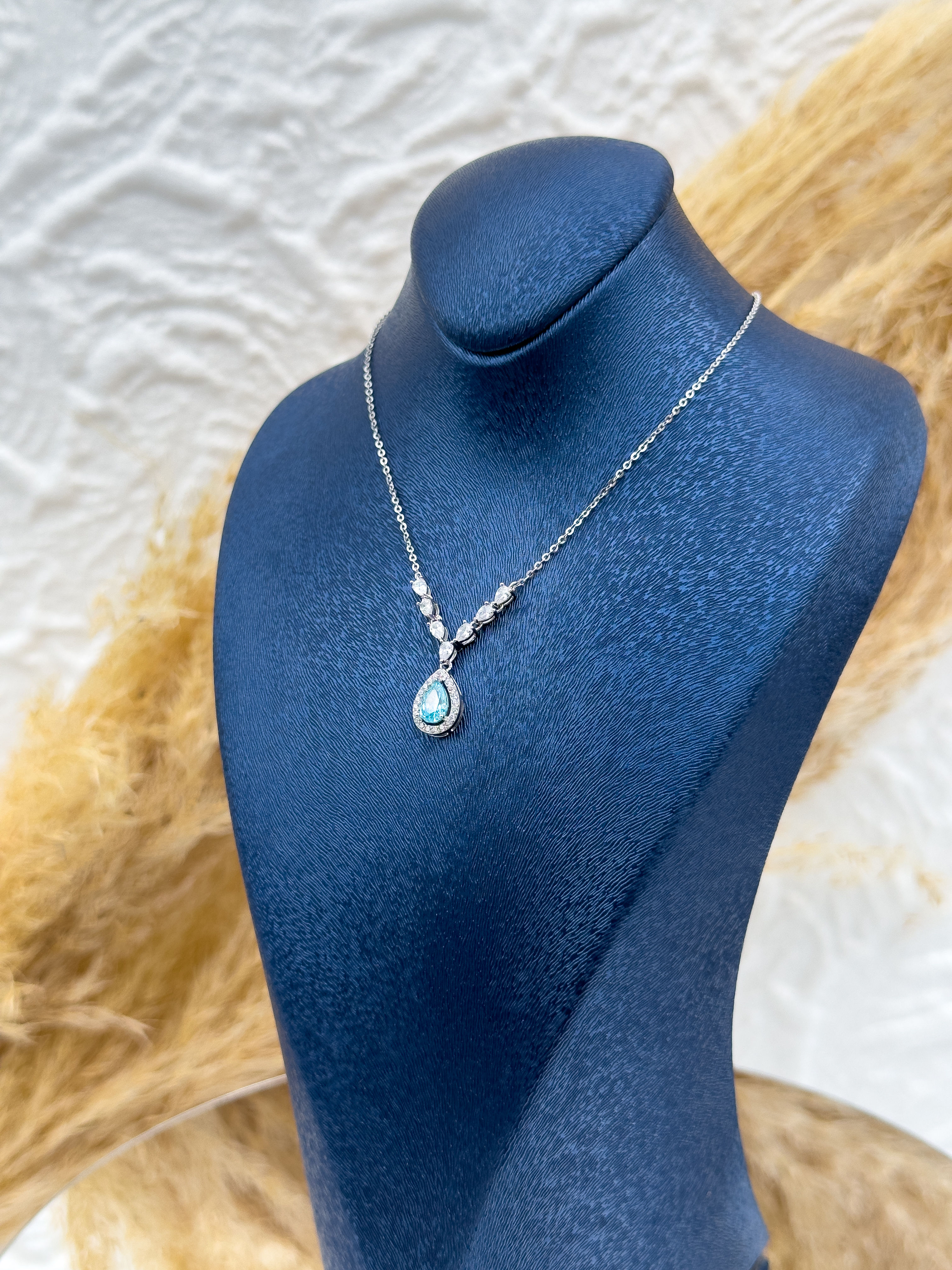 925 Ayar Gümüş Aquamarin Damla Taşlı Lüks Kadın Kolye